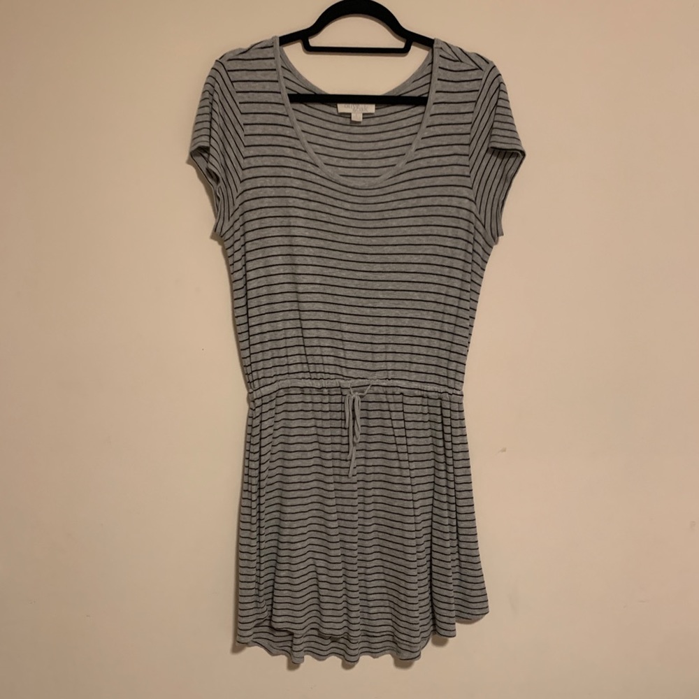 Olive and Oak Gray jersey dress